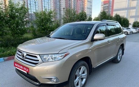 Toyota Highlander III, 2012 год, 2 150 000 рублей, 4 фотография