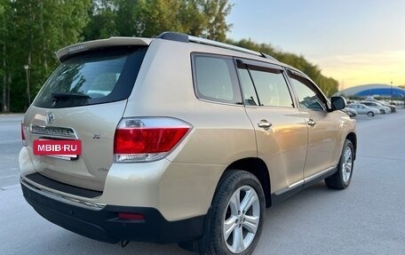 Toyota Highlander III, 2012 год, 2 150 000 рублей, 6 фотография