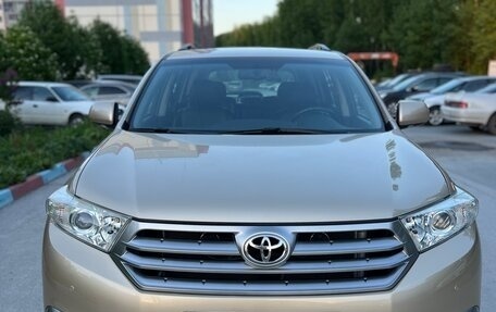 Toyota Highlander III, 2012 год, 2 150 000 рублей, 7 фотография