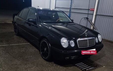 Mercedes-Benz E-Класс, 1998 год, 700 000 рублей, 3 фотография