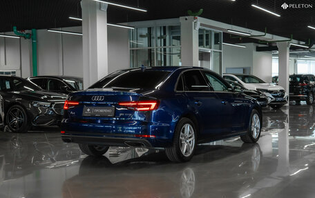 Audi A4, 2018 год, 2 650 000 рублей, 4 фотография