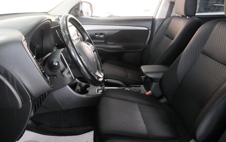 Mitsubishi Outlander III рестайлинг 3, 2013 год, 1 249 000 рублей, 7 фотография