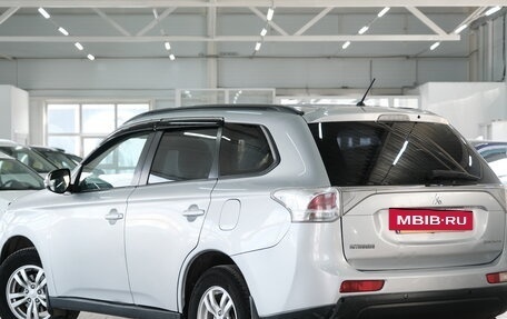 Mitsubishi Outlander III рестайлинг 3, 2013 год, 1 249 000 рублей, 4 фотография