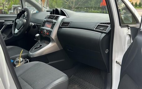 Toyota Verso I, 2014 год, 1 550 000 рублей, 6 фотография