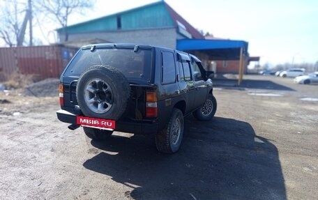 Nissan Terrano II рестайлинг, 1986 год, 530 000 рублей, 3 фотография