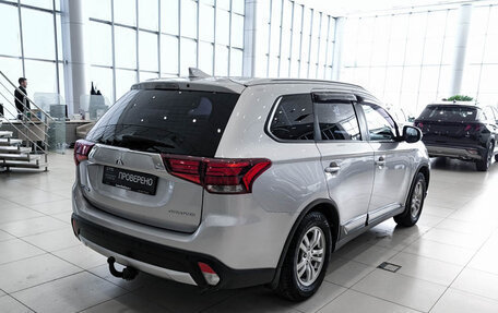 Mitsubishi Outlander III рестайлинг 3, 2017 год, 2 090 000 рублей, 9 фотография