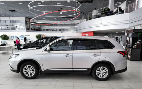 Mitsubishi Outlander III рестайлинг 3, 2017 год, 2 090 000 рублей, 12 фотография