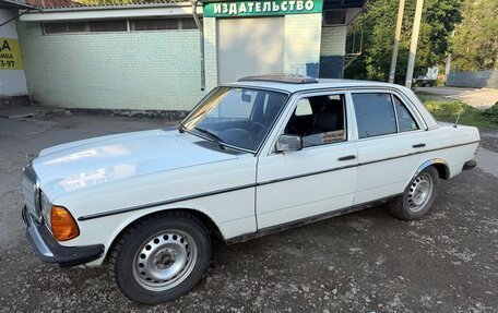 Mercedes-Benz W123, 1981 год, 210 000 рублей, 2 фотография
