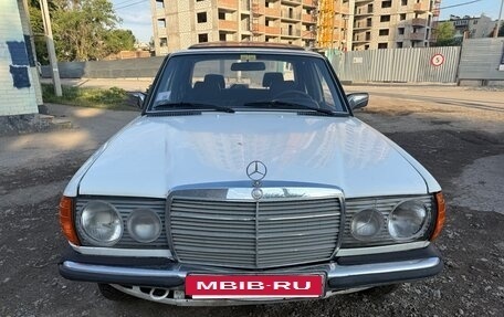 Mercedes-Benz W123, 1981 год, 210 000 рублей, 5 фотография