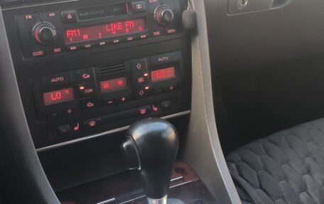 Audi A4, 2003 год, 1 237 000 рублей, 14 фотография
