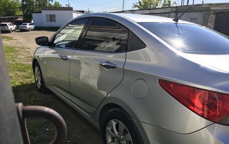 Hyundai Solaris II рестайлинг, 2011 год, 500 000 рублей, 3 фотография