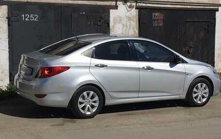 Hyundai Solaris II рестайлинг, 2011 год, 500 000 рублей, 4 фотография
