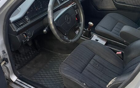 Mercedes-Benz E-Класс, 1993 год, 370 000 рублей, 11 фотография