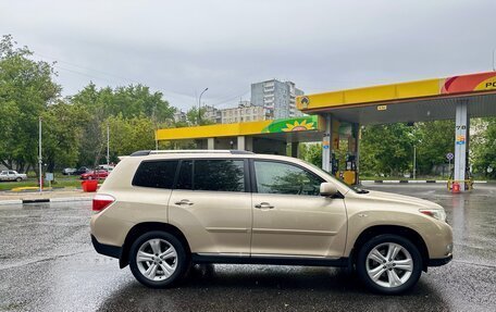 Toyota Highlander III, 2012 год, 1 780 000 рублей, 3 фотография