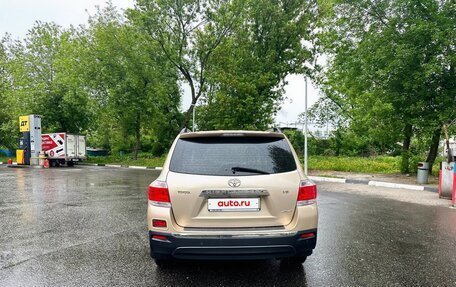 Toyota Highlander III, 2012 год, 1 780 000 рублей, 6 фотография
