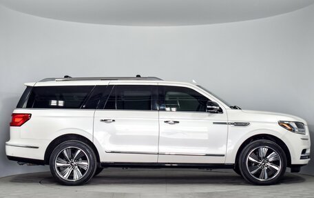 Lincoln Navigator, 2018 год, 8 034 000 рублей, 4 фотография