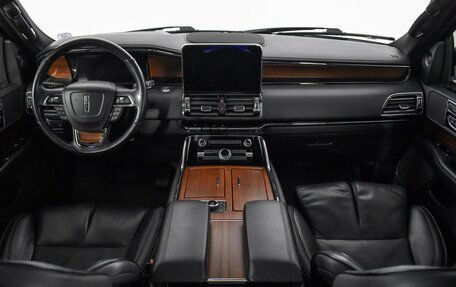 Lincoln Navigator, 2018 год, 8 034 000 рублей, 14 фотография
