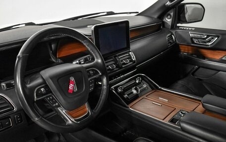 Lincoln Navigator, 2018 год, 8 034 000 рублей, 9 фотография