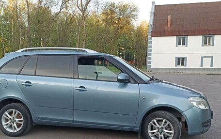 Skoda Fabia II, 2009 год, 450 000 рублей, 2 фотография