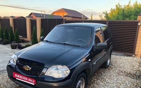 Chevrolet Niva I рестайлинг, 2012 год, 510 000 рублей, 3 фотография