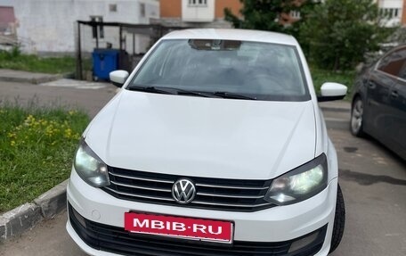 Volkswagen Polo VI (EU Market), 2015 год, 850 000 рублей, 2 фотография