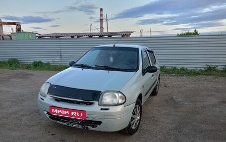 Renault Clio III, 2001 год, 230 000 рублей, 3 фотография