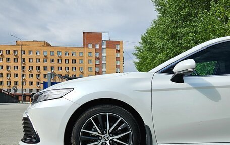 Toyota Camry, 2021 год, 3 900 000 рублей, 3 фотография