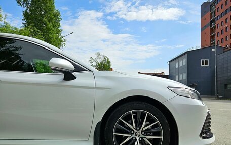 Toyota Camry, 2021 год, 3 900 000 рублей, 4 фотография