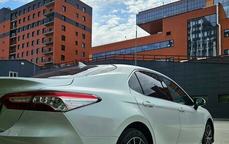 Toyota Camry, 2021 год, 3 900 000 рублей, 10 фотография