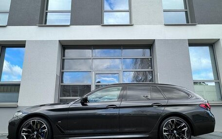 BMW 5 серия, 2020 год, 5 300 000 рублей, 2 фотография