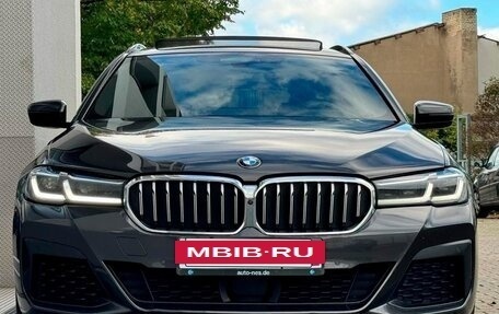 BMW 5 серия, 2020 год, 5 300 000 рублей, 5 фотография