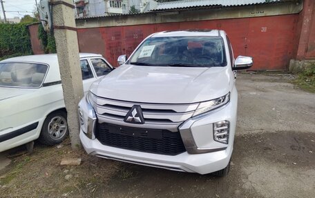 Mitsubishi Montero Sport, 2021 год, 4 950 000 рублей, 2 фотография