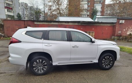 Mitsubishi Montero Sport, 2021 год, 4 950 000 рублей, 5 фотография