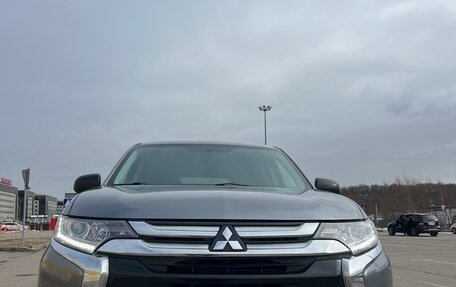 Mitsubishi Outlander III рестайлинг 3, 2018 год, 1 950 000 рублей, 3 фотография