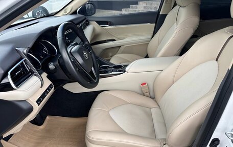 Toyota Camry, 2019 год, 2 900 000 рублей, 12 фотография
