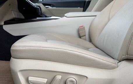 Toyota Camry, 2019 год, 2 900 000 рублей, 13 фотография