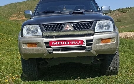 Mitsubishi L200 III рестайлинг, 2005 год, 570 000 рублей, 2 фотография
