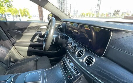 Mercedes-Benz E-Класс, 2021 год, 4 700 000 рублей, 11 фотография
