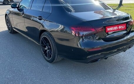 Mercedes-Benz E-Класс, 2021 год, 4 700 000 рублей, 3 фотография