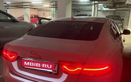 Jaguar XE I рестайлинг, 2015 год, 1 400 000 рублей, 2 фотография