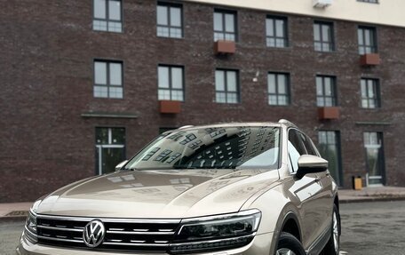 Volkswagen Tiguan II, 2017 год, 2 350 000 рублей, 3 фотография