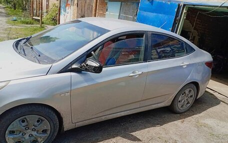 Hyundai Solaris II рестайлинг, 2014 год, 600 000 рублей, 3 фотография