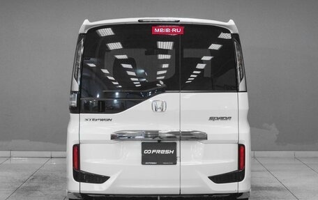 Honda Stepwgn IV, 2019 год, 2 399 000 рублей, 4 фотография