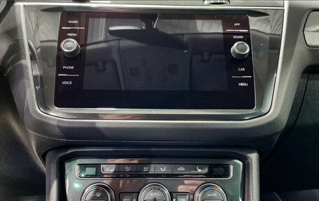 Volkswagen Tiguan II, 2017 год, 2 220 000 рублей, 8 фотография
