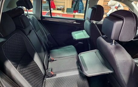 Volkswagen Tiguan II, 2017 год, 2 220 000 рублей, 6 фотография