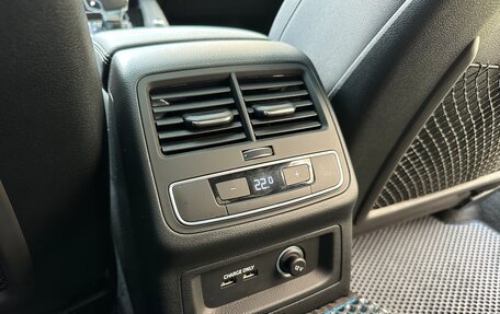 Audi A4, 2021 год, 4 390 000 рублей, 17 фотография