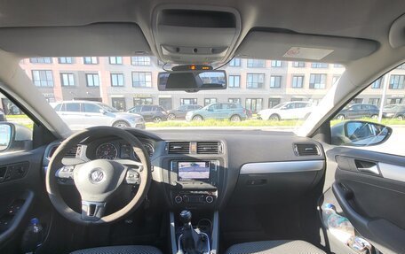 Volkswagen Jetta VI, 2011 год, 1 050 000 рублей, 5 фотография