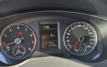 Volkswagen Jetta VI, 2011 год, 1 050 000 рублей, 6 фотография