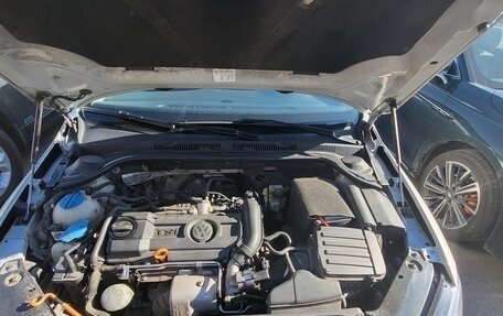 Volkswagen Jetta VI, 2011 год, 1 050 000 рублей, 8 фотография