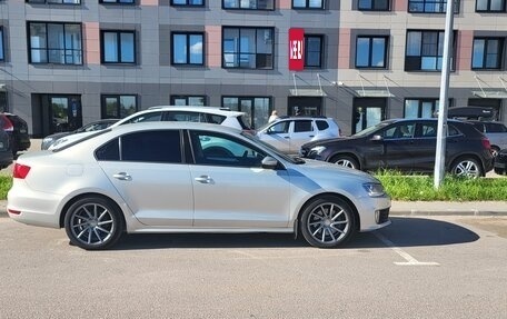 Volkswagen Jetta VI, 2011 год, 1 050 000 рублей, 2 фотография
